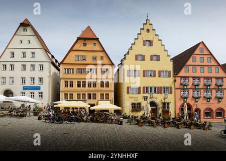 Restaurants, place du marché, Rothenburg ob der Tauber, Franconie, Bavière, Allemagne Banque D'Images