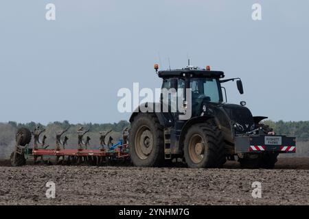 Labourage Sutton Heath Suffolk Royaume-Uni Banque D'Images