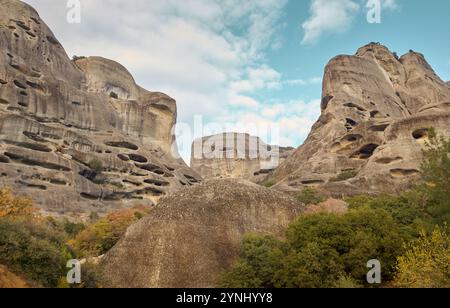 Grottes de montagne dans les Météores, Grèce Banque D'Images