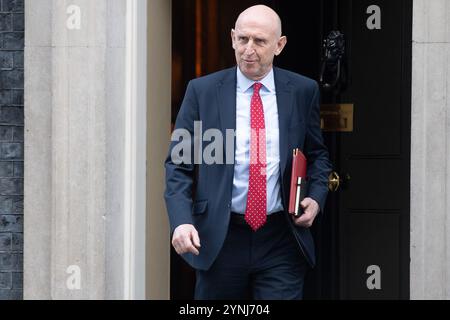 Londres, Royaume-Uni. 26 novembre 2024. John Healey - le secrétaire d'État à la Défense quitte une réunion du cabinet à Downing Street : Justin Ng/Alamy Live News. Banque D'Images