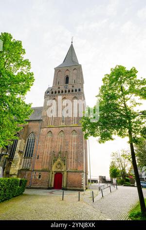 Bâtiments dans Emmerich am Rhein. Vieille église dans la ville. Banque D'Images