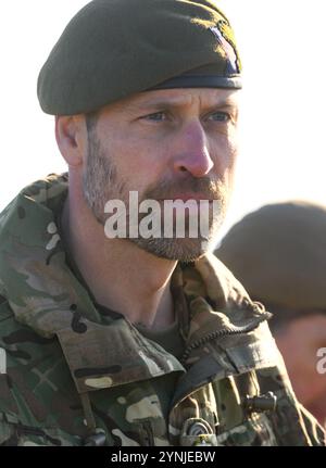 Londres, Royaume-Uni. 26 novembre 2024. Le prince William, colonel des gardes galloises, visite le 1er bataillon des gardes galloises sur la plaine de Salisbury. Crédit : Doug Peters/EMPICS/Alamy Live News Banque D'Images