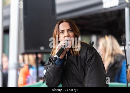 Melanie C chantant à l'événement March4Women dans le cadre de la Journée internationale de la femme. Melanie Chisholm anciennement avec les Spice Girls Banque D'Images