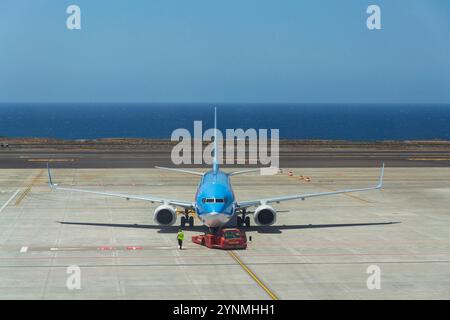 TUI Airway Airway avion Boeing 737-800 se préparant pour le vol sur la piste de l'aéroport le 13 juillet 2019 à Granadilla de Abona, Espagne. Banque D'Images