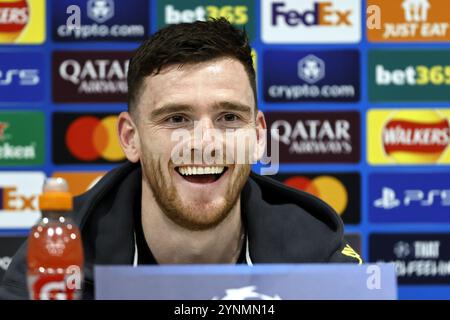 26 novembre 2024 ; Anfield et AXA Training Centre, Liverpool, Merseyside, Angleterre ; Conférence de presse et séance d'entraînement avant le match de l'UEFA Champions League entre Liverpool et le Real Madrid à Liverpool, Angleterre ; Andrew Robertson de Liverpool s'adressant aux médias lors de la conférence de presse d'aujourd'hui à Anfield avant le match de demain de la Ligue des Champions contre le Real Madrid. Banque D'Images