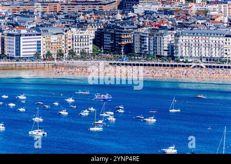 Plage de la Concha en août, baie de la Concha. San Sebatián, Guipúzcoa, País Vasco, Espagne, Europe Banque D'Images