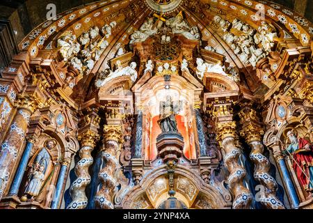 Statue de Saint Ignace de Loyola sur l'autel principal. Basilique de Loyola. Sanctuaire d'Ignace de Loyola. Azpeitia, Guipúzcoa, País Vasco, Espagne, EUR Banque D'Images