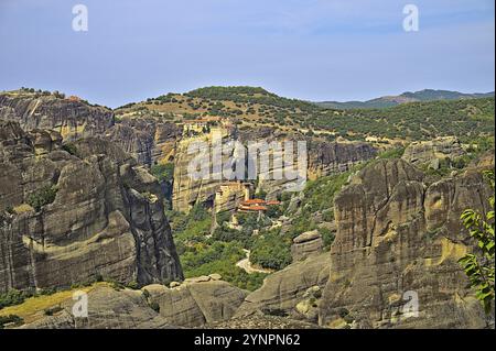 Monastère de Varlaam, monastère Saint de Saint Nicolas, et Megalo Meteoro photographiés au lever du soleil Banque D'Images