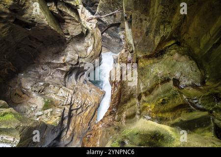 Une vue sur les gorges d'Orrido à Bellano sur le lac de Côme Banque D'Images