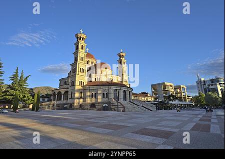 La Résurrection du Christ Cathédrale de Korca et la place sans peuple Banque D'Images