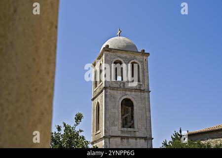 Le clocher du monastère de Sainte Marie. Il est situé dans les locaux du parc archéologique d'Apollonia Banque D'Images