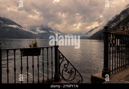 Le fabuleux lac de Côme à Argegno, Italie. Banque D'Images