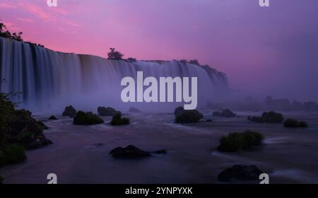 Brésil Iguazu Falls lever de soleil Banque D'Images