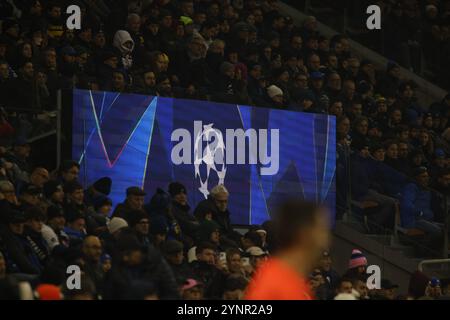 Logo de l'UCL lors de la ligue des champions de l'UEFA 2024/25, match de football entre le FC Inter et le RB Leipzig le 26 novembre 2024 au stade San Siro ââ Giuseppe Meazzaââ à Milan, Italie, photo Nderim Kaceli Banque D'Images