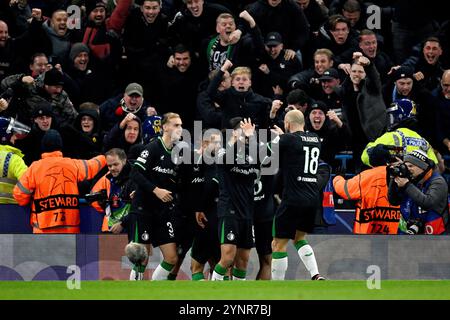 MANCHESTER - David Hancko de Feyenoord célèbre 3-3 lors du match de l'UEFA Champions League entre Manchester City FC et Feyenoord à l'Etihad Stadium le 26 novembre 2024 à Manchester, Angleterre. ANP | Hollandse Hoogte | GERRIT VAN KEULEN Banque D'Images