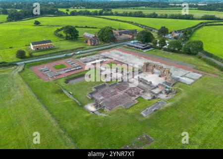 Vue aérienne de la ville romaine de Wroxeter (SY5), Wroxeter, Shropshire, Royaume-Uni. Banque D'Images