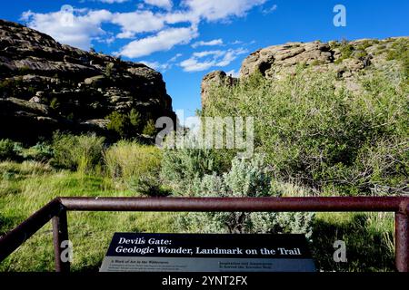 Devil's Gate, une gorge spectaculaire érodée par la rivière Sweetwater, un point d'arrêt historique pour les pionniers sur la piste mormon, Martin's Cove, Wyoming. Banque D'Images