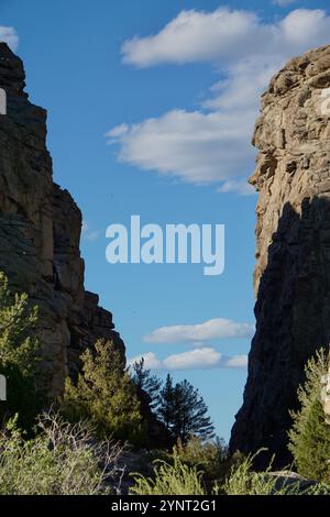 Devil's Gate, une gorge spectaculaire érodée par la rivière Sweetwater, un point d'arrêt historique pour les pionniers sur la piste mormon, Martin's Cove, Wyoming. Banque D'Images