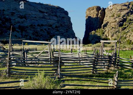 Devil's Gate, une gorge spectaculaire érodée par la rivière Sweetwater, un point d'arrêt historique pour les pionniers sur la piste mormon, Martin's Cove, Wyoming. Banque D'Images