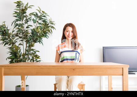 Femmes se relaxant dans la chambre Banque D'Images