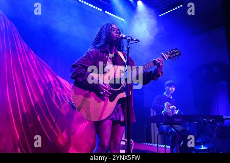Londres, Royaume-Uni. ROYAUME-UNI. 26 novembre 2024. LONDRES, ANGLETERRE - NOVEMBRE 26 : Leonie Biney se produisant au Bush Hall, Shepherd's Bush le 26 novembre 2024 à Londres, Angleterre. CAP/Mar © Mar/Capital Pictures crédit : Capital Pictures/Alamy Live News Banque D'Images