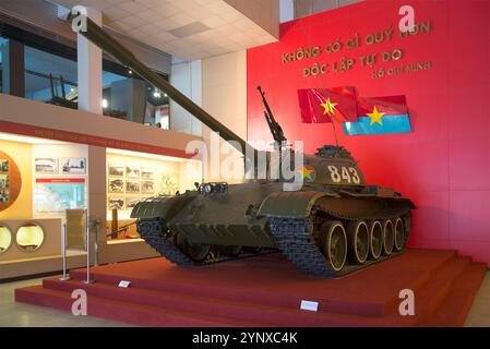 HANOI, VIETNAM - 09 JANVIER 2016 : char T-54B au Musée de l'armée vietnamienne. Hanoi Banque D'Images