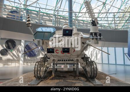 KALOUGA, RUSSIE - 14 JUILLET 2024 : véhicule lunaire soviétique automoteur 'Lunokhod-2' au Musée d'État de la cosmonautique Banque D'Images