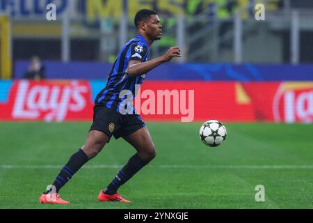 Milan, Italien. 26 novembre 2024. Denzel Dumfries du FC Internazionale vu en action lors de l'UEFA Champions League 2024/25 League phase - Matchday5 match de football entre le FC Internazionale et le RB Leipzig au San Siro Stadium crédit : dpa/Alamy Live News Banque D'Images