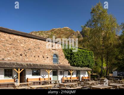 Royaume-Uni, Angleterre, Cumbria, Langdale, Stickle Ghyll, Stickle Barn, qui abrite le bar et café Lanty Slee Banque D'Images