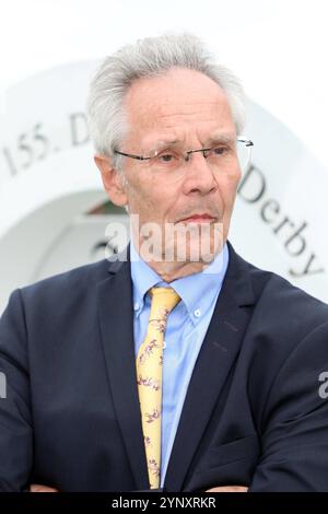 06.07.2024, Hamburg, Hansestadt Hamburg, GER - Horst Wittfeld, Unternehmer. Aussen, Aussenaufnahme, Deutsch, Deutschland, Europa, Europa, Hamburg, Hansestadt Hamburg, HF, Hochformat, Horst Wittfeld, Persoenlichkeit, Portraet, Portrait, Unternehmer, Westeuropa, Wirtschaft, Wittfeld 240706D274HAMBURG.JPG *** 06 07 2024, Hambourg, ville hanséatique de Hambourg, GER Horst Wittfeld, entrepreneur extérieur, plan extérieur, allemand, Allemagne, Europe, européen, Hambourg, ville hanséatique de Hambourg, HF, format portrait, Horst Wittfeld, personnalité, portrait, portrait, entrepreneur, Europe de l'Ouest, économie, W Banque D'Images