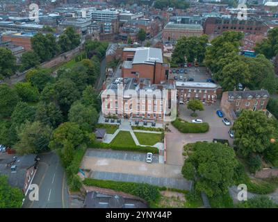 Vue aérienne du Old Palace Chester, centre-ville de Chester, Cheshire, Royaume-Uni. Banque D'Images