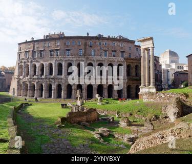 Théâtre de Marcellus (teatro di Marcello) dans la ville de Rome, Italie. 27 novembre 2024 Banque D'Images