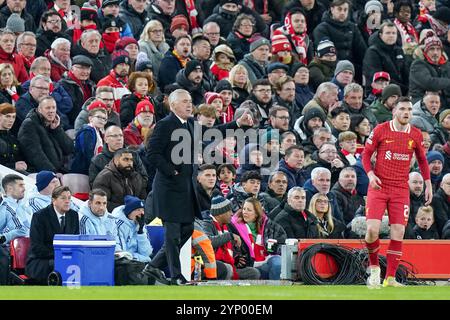 Carlo Ancelotti, Manager du Real Madrid, gestes lors du Liverpool FC - Real Madrid CF UEFA Champions League Round 1 League phase match 5 à Anfield, Liverpool, Angleterre, Royaume-Uni le 27 novembre 2024 Credit : Every second Media/Alamy Live News Banque D'Images