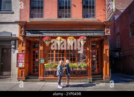 North End, Bostons historique petite Italie, avec des boulangeries et des restaurants italiens Boston, Massachusetts, États-Unis Banque D'Images