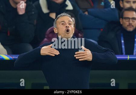 Luis Enrique, entraîneur du PSG , manager de l'équipe, dans la phase MD5 match FC BAYERN MUENCHEN - PARIS SG 1-0 de football UEFA Champions League dans la saison 2024/2025 à Munich, 26 novembre 2024 , FCB, 5. Spieltag, München photographe : Peter Schatz Banque D'Images