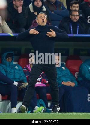 Luis Enrique, entraîneur du PSG , manager de l'équipe, dans la phase MD5 match FC BAYERN MUENCHEN - PARIS SG 1-0 de football UEFA Champions League dans la saison 2024/2025 à Munich, 26 novembre 2024 , FCB, 5. Spieltag, München photographe : Peter Schatz Banque D'Images