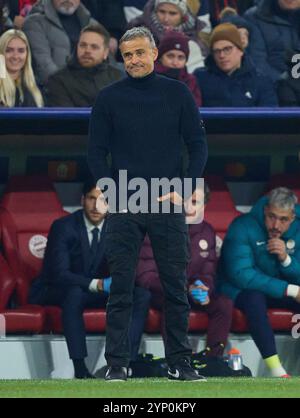 Luis Enrique, entraîneur du PSG , manager de l'équipe, dans la phase MD5 match FC BAYERN MUENCHEN - PARIS SG 1-0 de football UEFA Champions League dans la saison 2024/2025 à Munich, 26 novembre 2024 , FCB, 5. Spieltag, München photographe : Peter Schatz Banque D'Images