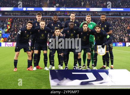 Birmingham, Royaume-Uni. 27 novembre 2024. Les joueurs de Jeventus posent pour une photo d'équipe avant le match Aston Villa FC contre Juventus FC UEFA Champions League Round 1 à Villa Park, Birmingham, Angleterre, Royaume-Uni le 27 novembre 2024 crédit : Every second Media/Alamy Live News Banque D'Images