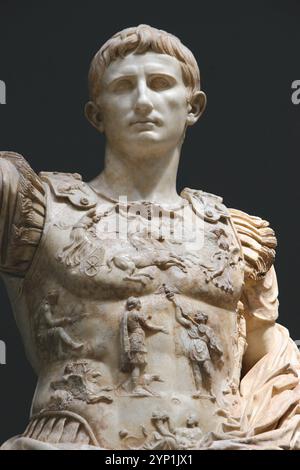 Auguste (61 BC-14 AD). Premier empereur de l'Empire romain. Statue en marbre d'Auguste de Prima Porta. (ier siècle). Villa de Liivia, Prima Porta, Ital Banque D'Images