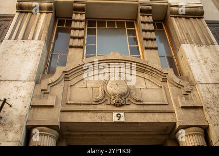 Szeged, Hongrie - août 21 202 : façade d'un bâtiment historique. Photo de haute qualité Banque D'Images