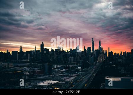 Coucher de soleil Manhattan Skyline Banque D'Images