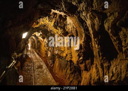 Royaume-Uni, pays de Galles, Gwynedd, Snowdonia, Beddgelert, mine de cuivre Sygun, tunnel d'entrée Banque D'Images