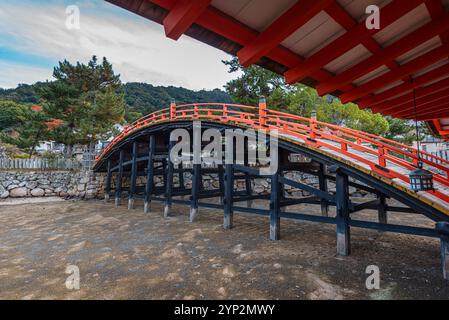 Sanctuaire Itsukushima, temple shinto, sur l'île de Miyajima, site du patrimoine mondial de l'UNESCO, préfecture d'Hiroshima, Honshu, Japon, Asie Banque D'Images