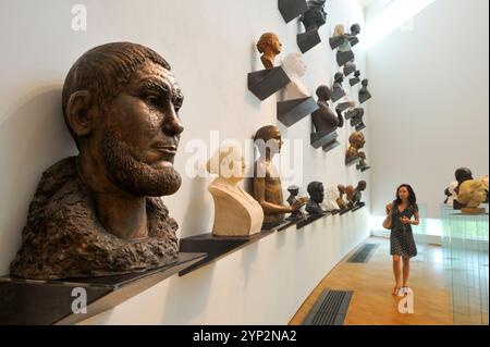 Expositions de sculptures, Musée d'art Kumu, Tallinn, Estonie, Europe Banque D'Images