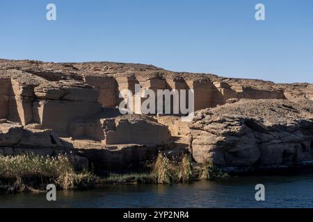 Fleuve Nil le long de Gebel Al-Silsila, Egypte, Afrique du Nord, Afrique Banque D'Images