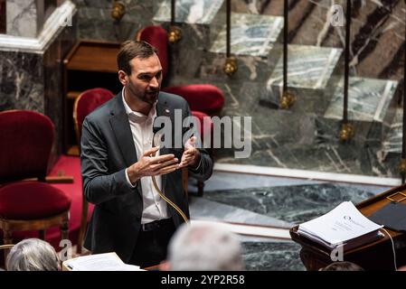 FRANCE-POLITIQUE-GOUVERNEMENT-PARLEMENT Ugo Bernalicis, député de la France Insoumise, au parlement lors du débat sur l'abrogation de la réforme des retraites. À Paris, le 28 novembre 2024. PARIS ILE-DE-FRANCE FRANCE COPYRIGHT : XANDREAXSAVORANIXNERIX FRANCE-POLITICS-GOVERNMENT-PARLI ASAVORANINERI-9 Banque D'Images