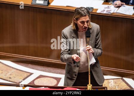 FRANCE-POLITIQUE-GOUVERNEMENT-PARLEMENT Astrid Panosyan-Bouvet, ministre du travail et de l'emploi, au parlement lors du débat sur l'abrogation de la réforme des retraites. À Paris, le 28 novembre 2024. PARIS ILE-DE-FRANCE FRANCE COPYRIGHT : XANDREAXSAVORANIXNERIX FRANCE-POLITICS-GOVERNMENT-PARLI ASAVORANINERI-6 Banque D'Images