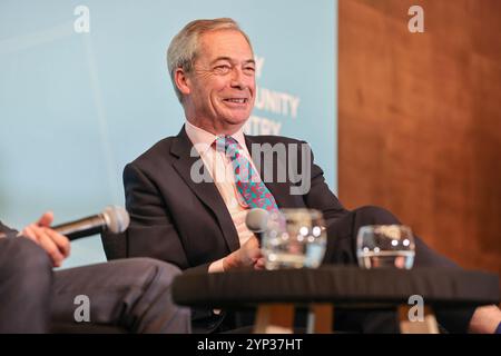 Londres, Royaume-Uni. 28 novembre 2024. Nigel Farage. Reform UK organise une conférence de presse dans un hôtel du centre de Londres sur la croissance du parti, la professionnalisation et l'annonce que l'ancienne députée du Parti conservateur Dame Andrea Jenkyns a rejoint Reform UK avec l'intention de devenir maire du Grand Lincolnshire. Nigel Farage, député Clacton, Zia Yusuf, président de Reform UK et Richard TICE, député de Boston et Skegness sont présents. Crédit : Imageplotter/EMPICS/Alamy Live News Banque D'Images