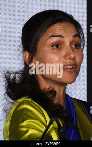 Mumbai, Inde. 28 novembre 2024. Nyrika Holkar, directrice exécutive, Godrej Enterprises Group (GEG), s’exprime lors du lancement du logo de la marque Godrej actualisé lors d’un événement à Mumbai. (Photo par Ashish Vaishnav/SOPA images/SIPA USA) crédit : SIPA USA/Alamy Live News Banque D'Images