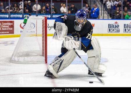 Rochester, New York, États-Unis. 27 novembre 2024. Le gardien de but des Cleveland Monsters Jet Greaves (73) patine en deuxième période contre les Américains de Rochester. Les Américains de Rochester ont accueilli les Monsters de Cleveland dans un match de la Ligue américaine de hockey au Blue Cross Arena de Rochester, New York. (Jonathan Tenca/CSM). Crédit : csm/Alamy Live News Banque D'Images